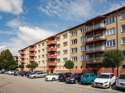 Světlý byt 3+1 s dvěma balkóny – klidná část Suchého Vrbného, Č. Budějovice