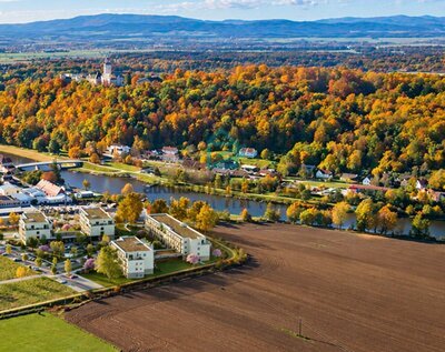 Resort_hluboká_dron.jpg